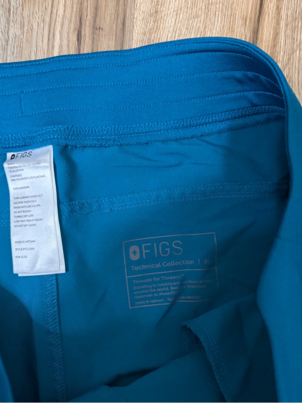 Figs Women’s Pacific Blue Kade Cargo Scrub Pants - Picture 3 of 3